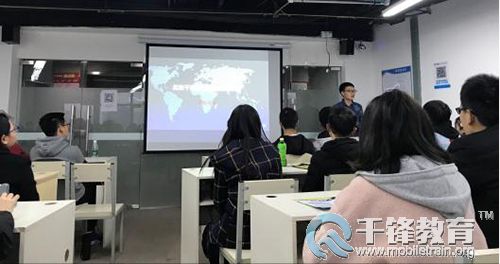 千鋒成都校區(qū)講師的學(xué)科分享講座.jpg